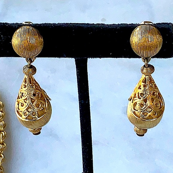 MONET JEWELRY SET NECKLACE BRACELOT EARRINGS GOLD VINTAGE - Picture 6 of 13